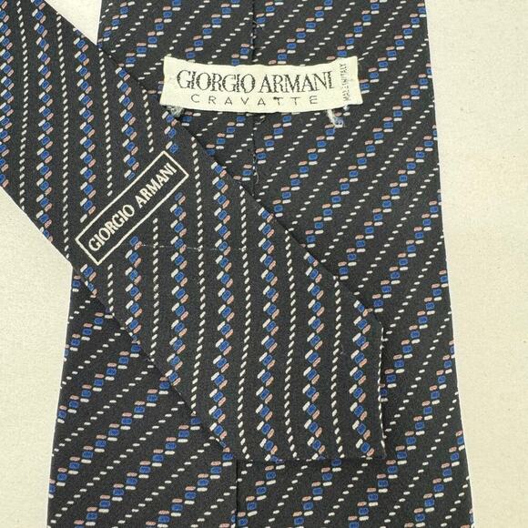Giorgio Armani Cravatte Tie Men's Black & Blue Geometric 100% Silk Necktie - Picture 4 of 5